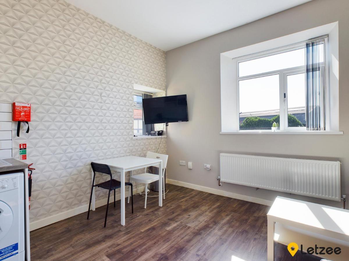110 Fabian Way Apartment Swansea
