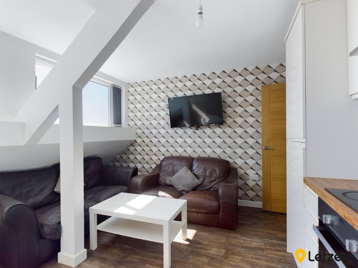 110 Fabian Way Apartment *